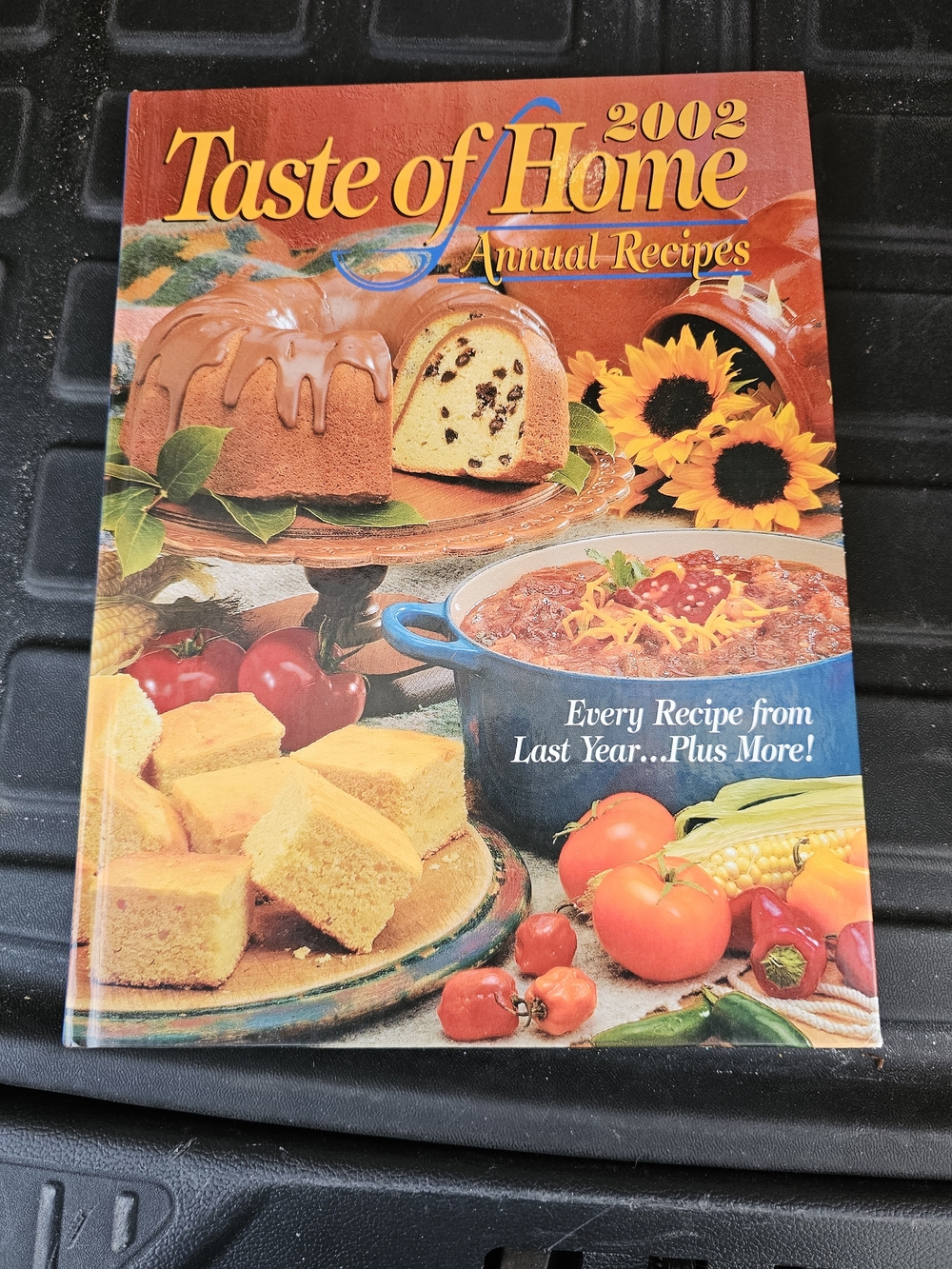 Taste of Home Orange and Blue 2002 Annual Recipes Cookbook